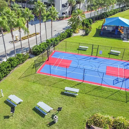 3Br 2Bath Condo Balcony 5Min Conv Center 1388Ft